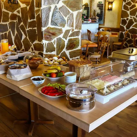 Готель Birais 3*