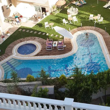 فندق Birais 3*