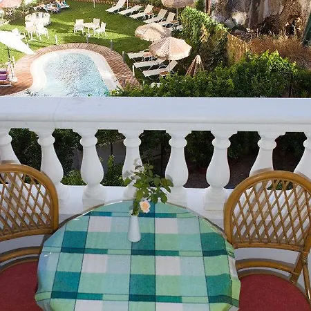 Birais فندق 3*