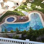 Hotell Birais 2*